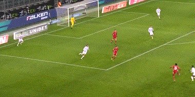 开云体育-【德甲】莱万戈雷茨卡先下两城 拜仁遭逆转客负门兴